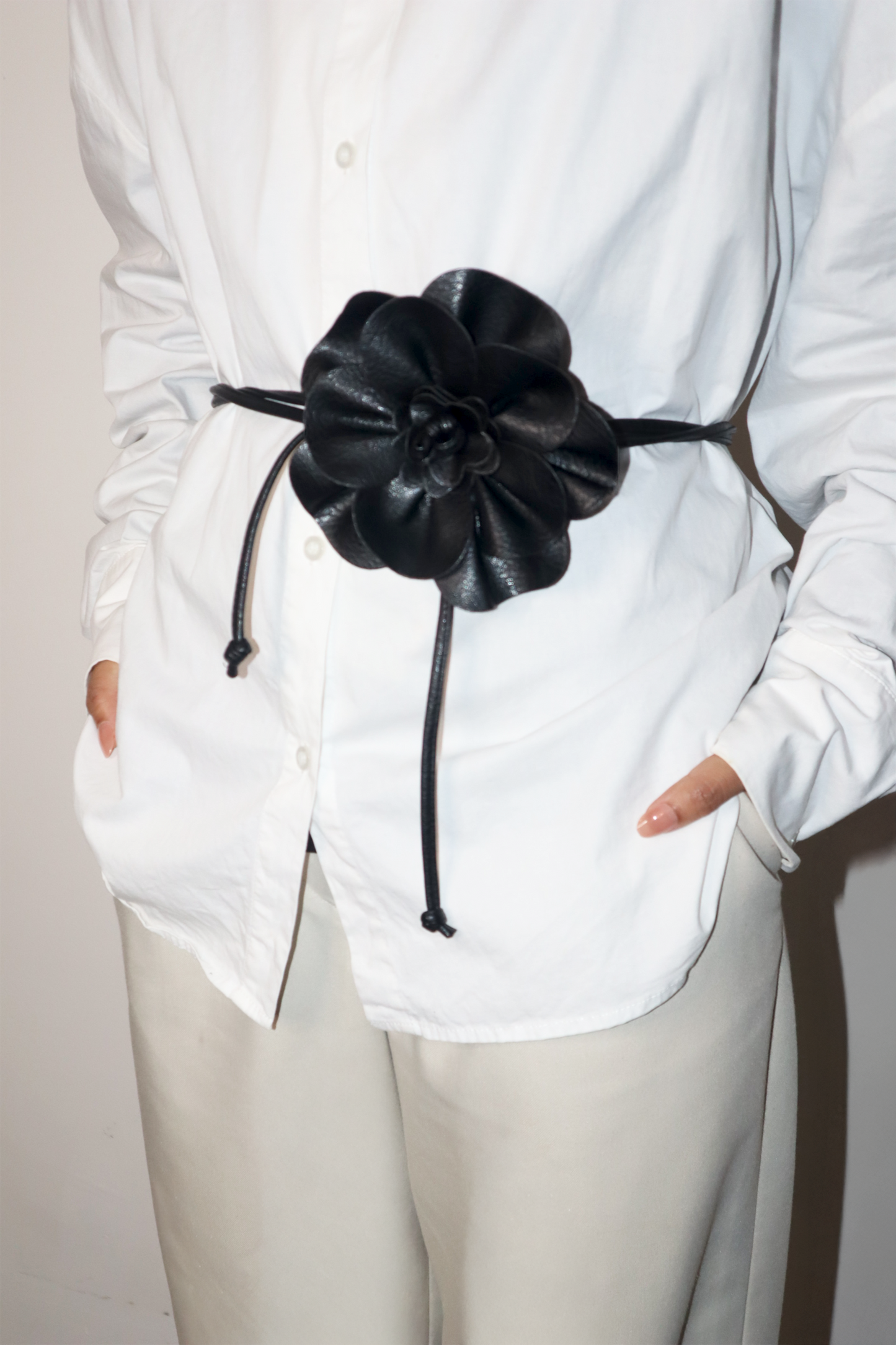 Dawncurve Choker-Belt Hybrid in Black