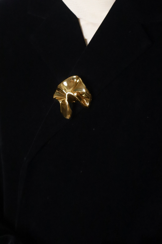 Tide Brooch in Gold