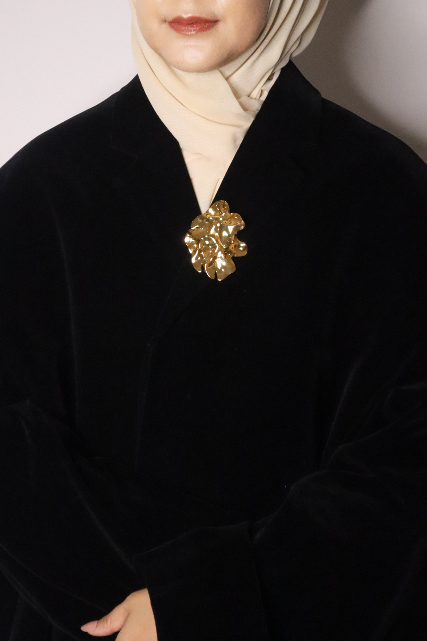 Morph Brooch in Gold